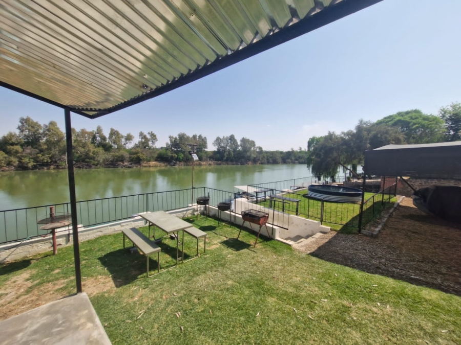  Bedroom Property for Sale in Bloemhof North West